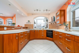 Prodej rodinného domu, 439 m², Chýně, ul. Dlouhá - 6