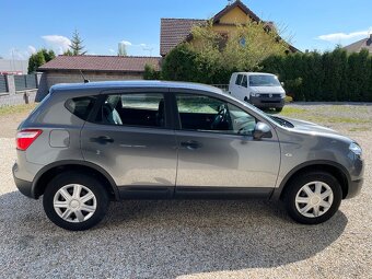 NISSAN QASHQAI 1,6 BENZÍN NAJETO POUZE 45000KM - 6