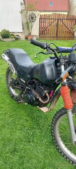 Yamaha xt 550 - 6