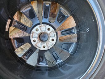 ❄️225/45 R18, zimní 18", orig. Š.Octavia, - 6