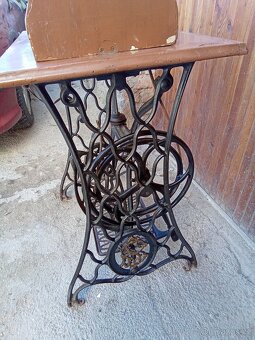 Starožitný šicí stroj clements Muller Dresden - 6