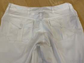 Bílé sportovní Capri kalhoty Nike vel. 38 - 6