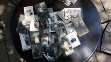 Staré fotografie na kartonu r.1900,různé fotoateliéry,47 ks. - 6
