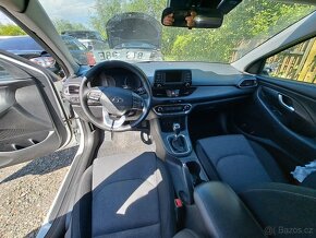 Hyundai i30 1.6 crdi r.v 2018 havarovane pojizdne - 6