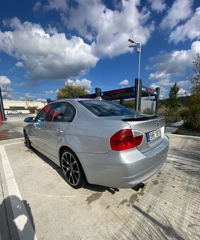 BMW E90 330xi • 2007 • 3.0i 200 kW • xDrive - 6