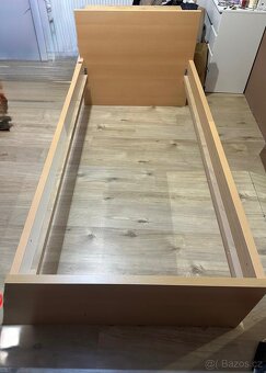 Prodám postel s roštem - 6