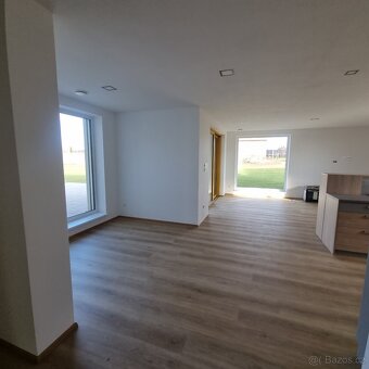 Pronájem novostavby rodinného domu 153 m², s pozemkem 1000 m - 6