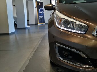 Kia Ceed 1.6 GDI 99KW Kombi Benzín TAŽNÉ Handsfree - 6