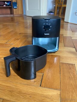 horkovzdušná  fritéza Tefal EY130815 Easy Fry - 6