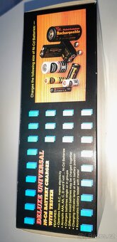 Univerzální nabíječka baterek - 6