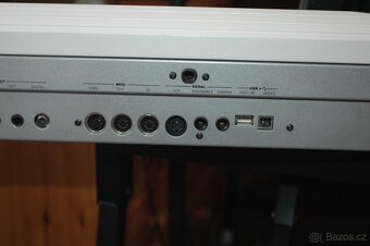 Prodám KORG Pa2X PRO, sustain pedál a nožní přepinač - 6