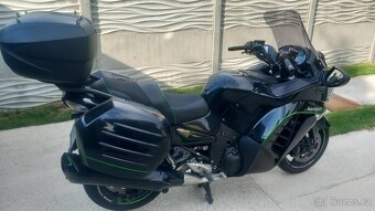 Kawasaki GTR 1400 - 6