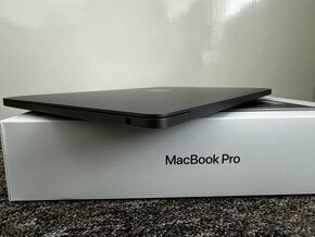 MacBook Pro 13" M2. 12 cyklu baterie, zaruka. Stav noveho. - 6