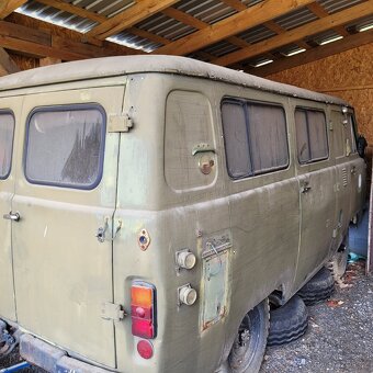 UAZ 452 - 6