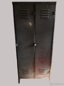 PLECHOVÁ ŠATNÍ SKŘÍŇ - 6