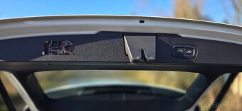 Volvo v60 D4 140kw + druhá sada kol - 6