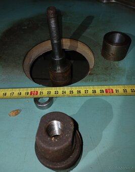 Prodám   stolní spodní frézku - 6