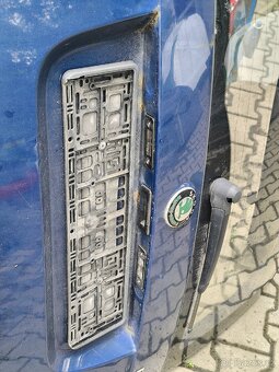 Škoda Roomster víko kufru - 6