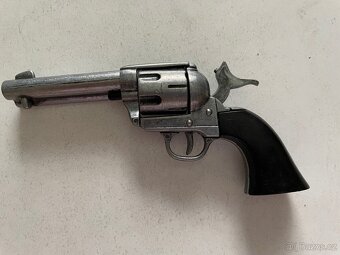 Replika revolver dekorace - 6