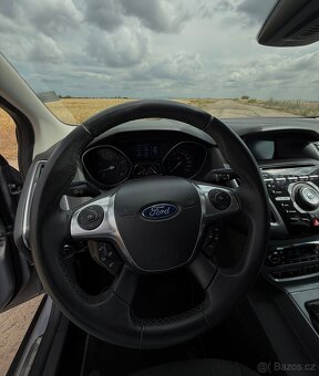 Ford Focus 1.6i - 6