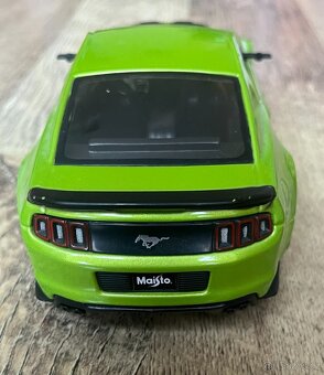Model 1:24 Ford Mustang GT - MAISTO - 6