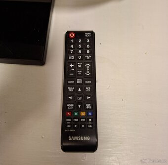 LED TV SAMSUNG  82 cm - 6