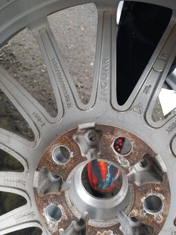 Jaguar F-place 255/60/18 - 6