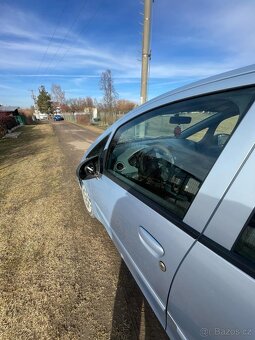 Nabízím na prodej Mitsubishi Colt 2004 - 6