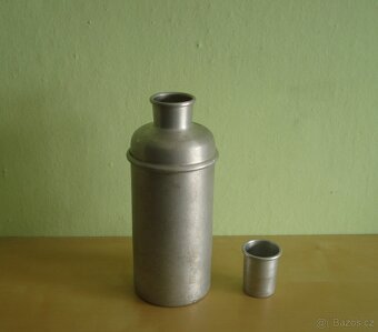 Zajímavá hliníková láhev - 6
