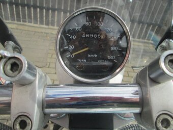 Suzuki VS 750 Intruder - 6