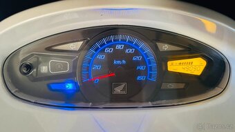 Prodám Honda PCX 150 – spolehlivý skútr, nové pneu, nová bat - 6