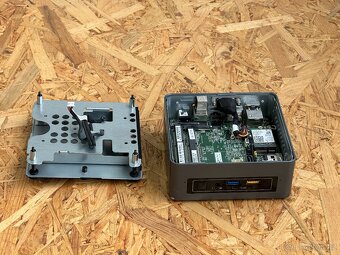 Intel NUC 6CAYH ( 4 jádro / Intel HD / DDR3 ) - 6