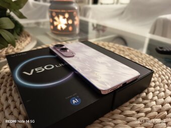 Mobilní telefon vivo V50 Lite 5G 8 GB / 256 GB - 6