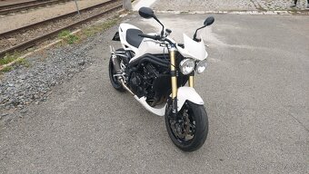 Triumph Speed Triple 1050 - 6