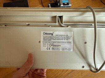 Mix starého příslušenství k pc - 6