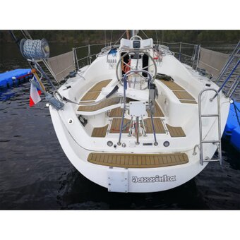 Loď plachetnice Phobos 27 s vestavěným motorem a přívěsem - 6
