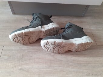 Prodám jun. kotníkové boty Jasper vel. 40, stélka 25,5cm - 6