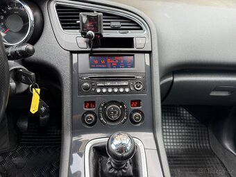 Peugeot 5008, 2010, 1,6HDi 80kW, ČR, Premium - 6