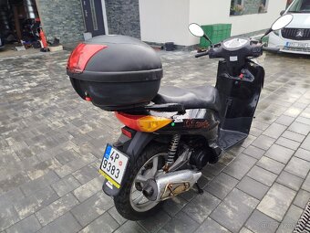 Skůtr 125ccm xingyue xt125-12 - 6