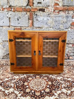 Masivní s kříňka - 6