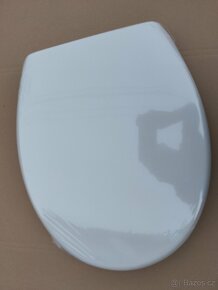 Bílá samosklápěcí toaletní WC deska s pomalým sklápěním - 6