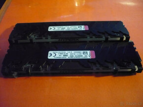 16GB KIT VENGEANCE RGB PRO XMP Predator HyperX 3333MHz - 6