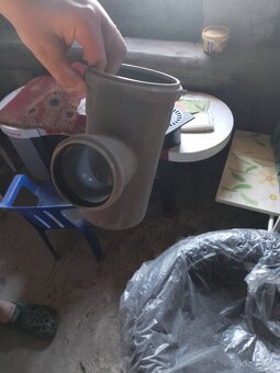 Prodám 100mm  HTB  kanalizační rozdělovač, odtokové mřížky - 6