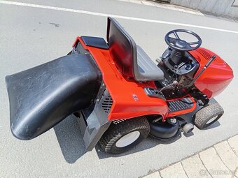 Prodám zahradní traktor HOP 12.5Hp - 6