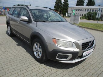 VOLVO XC70 D5 151kw AWD Momentum Kinetic 07/2010 - 6