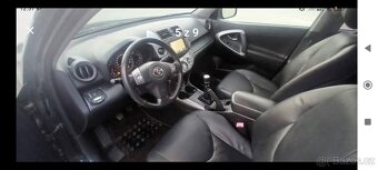 Toyota RAV4 - 6