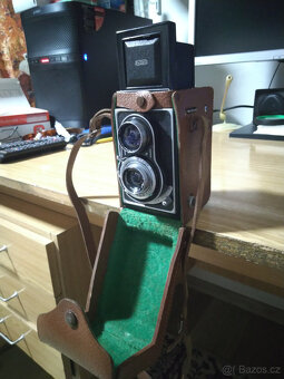 Prodám fotoaparát, zrcadlovku Flexaret II - 6