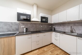 Prostorný pokoj pro pár nebo dvě dívky  — Praha 9, Prosek - 6