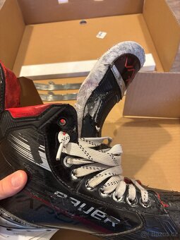 Hokejové brusle Bauer Vapor X4, velikost 8, fit 2 - 6
