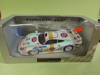 1:18  Porsche 911 GT1, firma UT - 6
